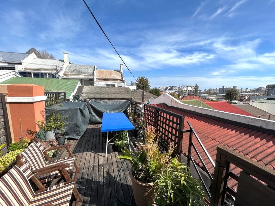 1 Bedroom Property for Sale in Sea Point Western Cape